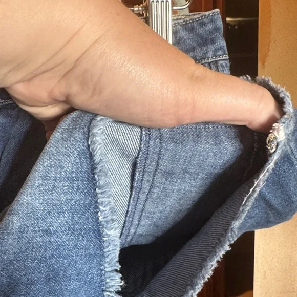 Calvin Klein Jeans Blue Distressed Shorts Size 26 - Picture 4 of 11